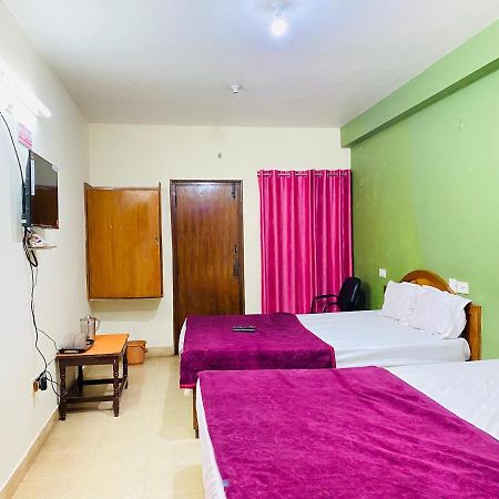 Hotel Nakshatra Ooty Extérieur photo