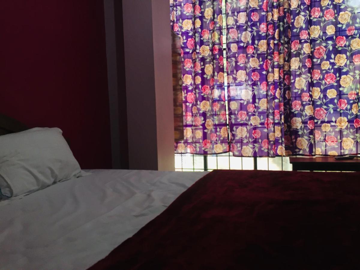 Hotel Nakshatra Ooty Extérieur photo