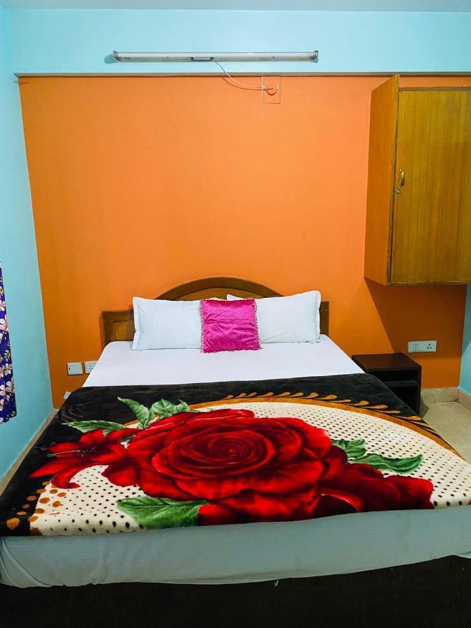 Hotel Nakshatra Ooty Extérieur photo
