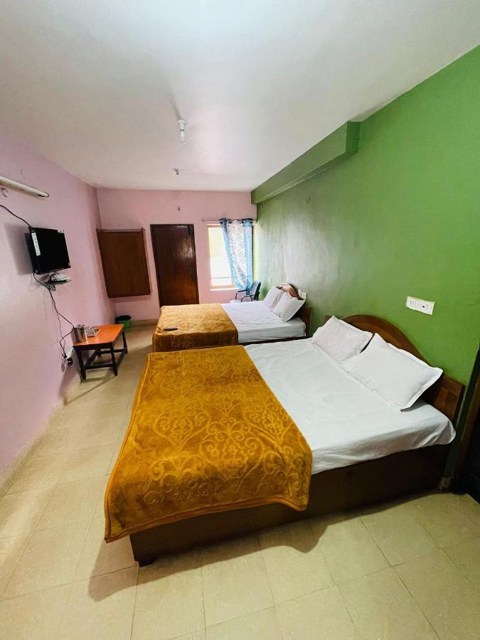 Hotel Nakshatra Ooty Extérieur photo