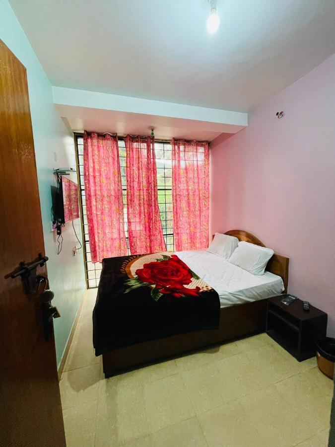 Hotel Nakshatra Ooty Extérieur photo