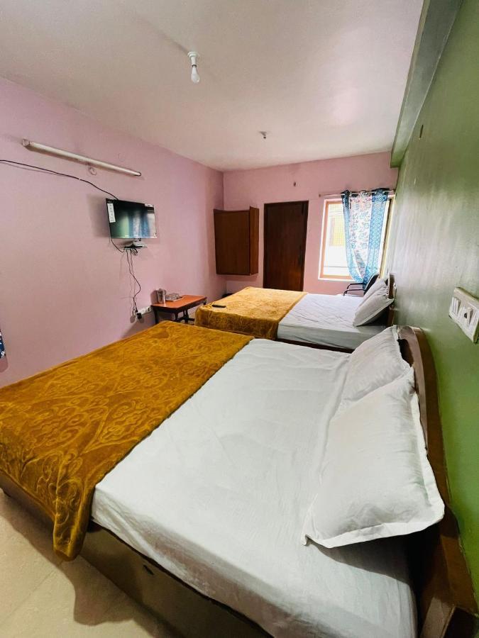 Hotel Nakshatra Ooty Extérieur photo