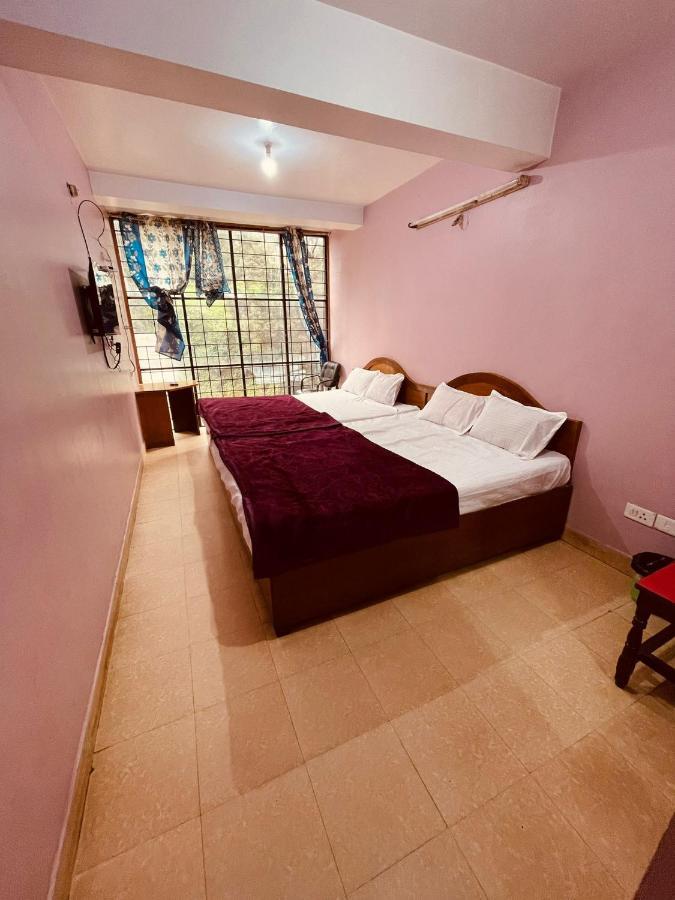 Hotel Nakshatra Ooty Extérieur photo
