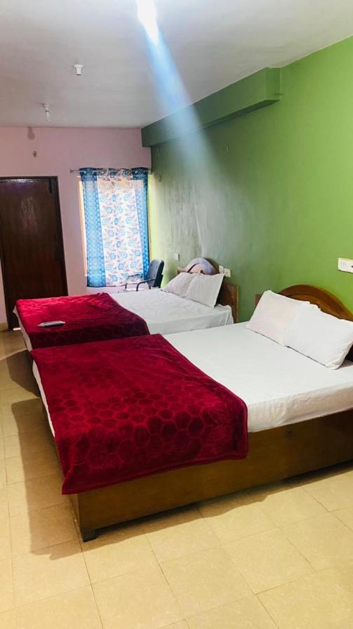 Hotel Nakshatra Ooty Extérieur photo