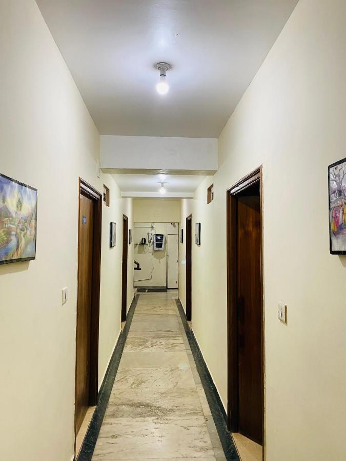 Hotel Nakshatra Ooty Extérieur photo