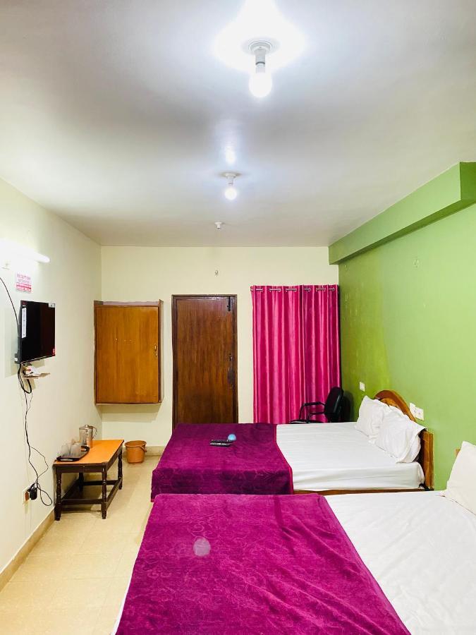 Hotel Nakshatra Ooty Extérieur photo