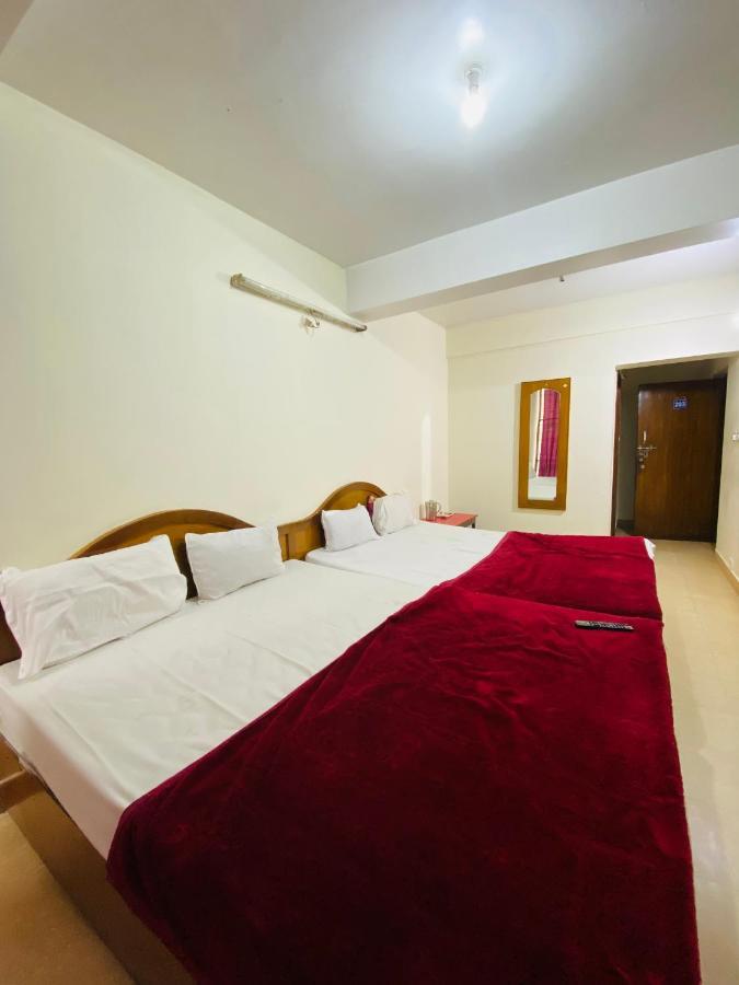 Hotel Nakshatra Ooty Extérieur photo